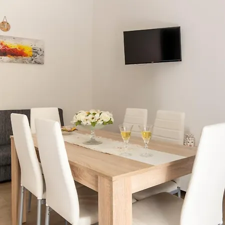 Gioia Apartment *